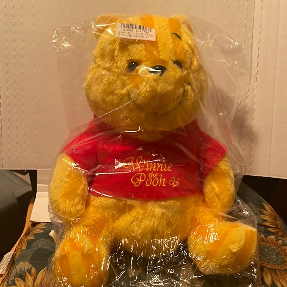 Cute Disney Winnie the Pooh Plush (NWT) from Japan - Picture 1 of 3